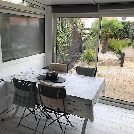 Maison Bord De Et Foret بيت للعطل *