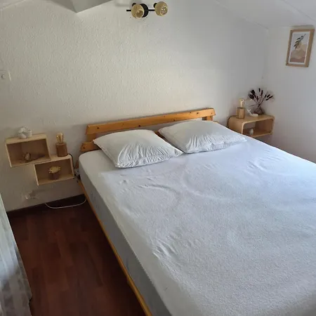 Maison Bord De Et Foret * جارد سور مير